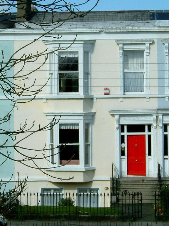 Claremont House Bed & Breakfast Dun Laoghaire Dış mekan fotoğraf