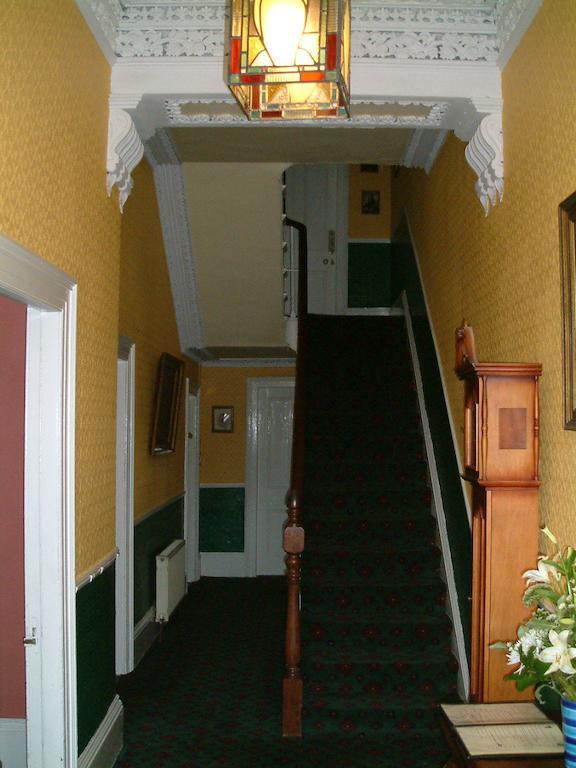 Claremont House Bed & Breakfast Dun Laoghaire Dış mekan fotoğraf